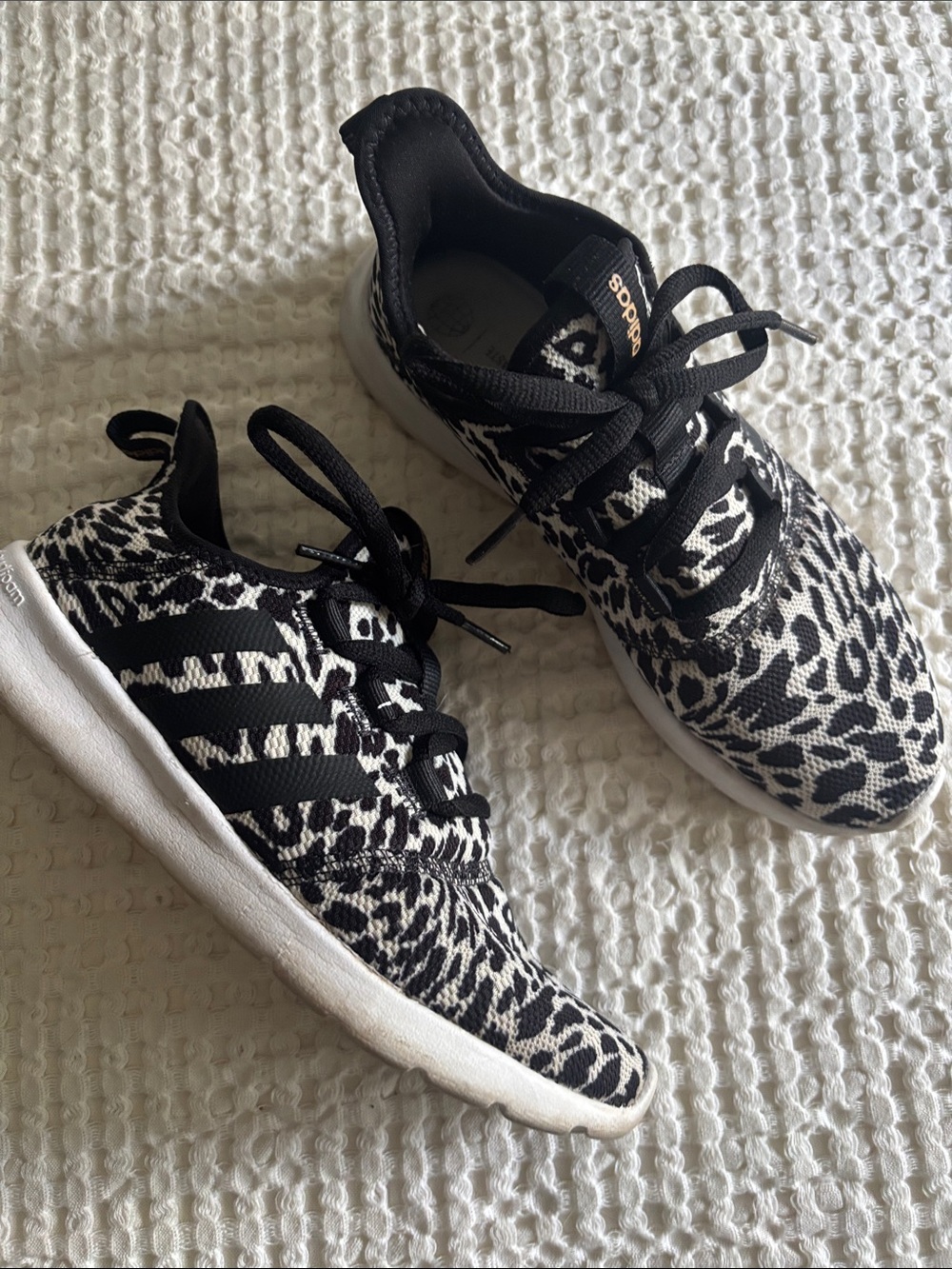 adidas Women’s Black & White Leopard Print Sneakers cloudfoam Sz 6.5